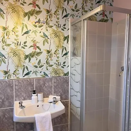 Lily's - Beautiful * Buncrana